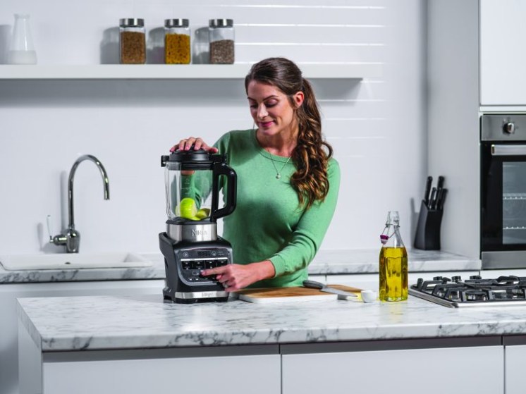 HB150UK_Heated_Blender_Press_Chop_Button_CMYK_RT-768x576