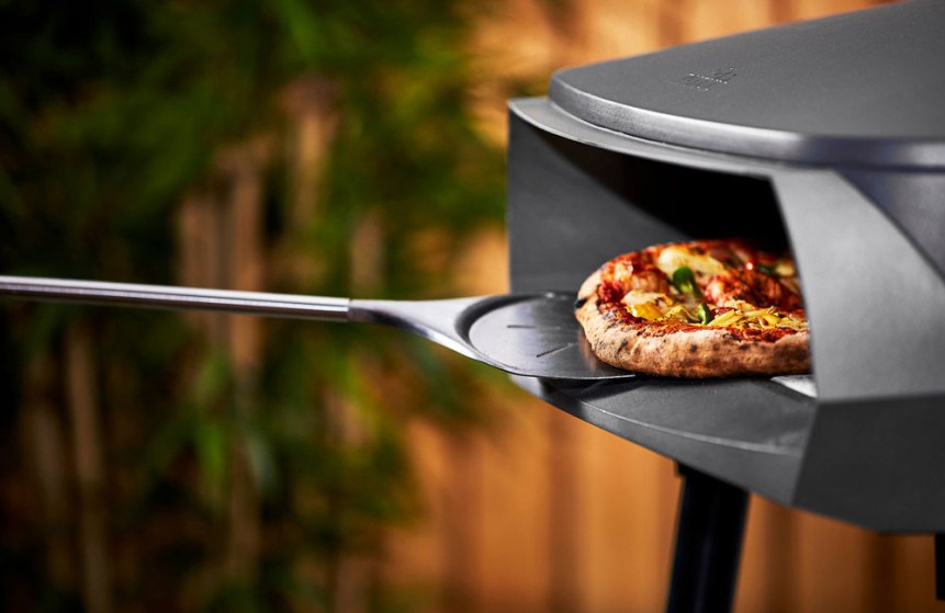 witt_accessory_peel_turning_lifestyle_gal01